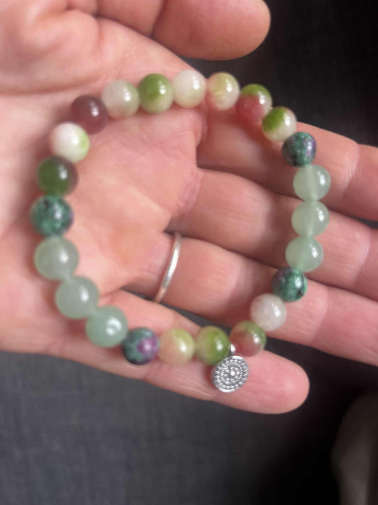 Rozzař se. Ochrana, odvaha a radost v jednom náramku.