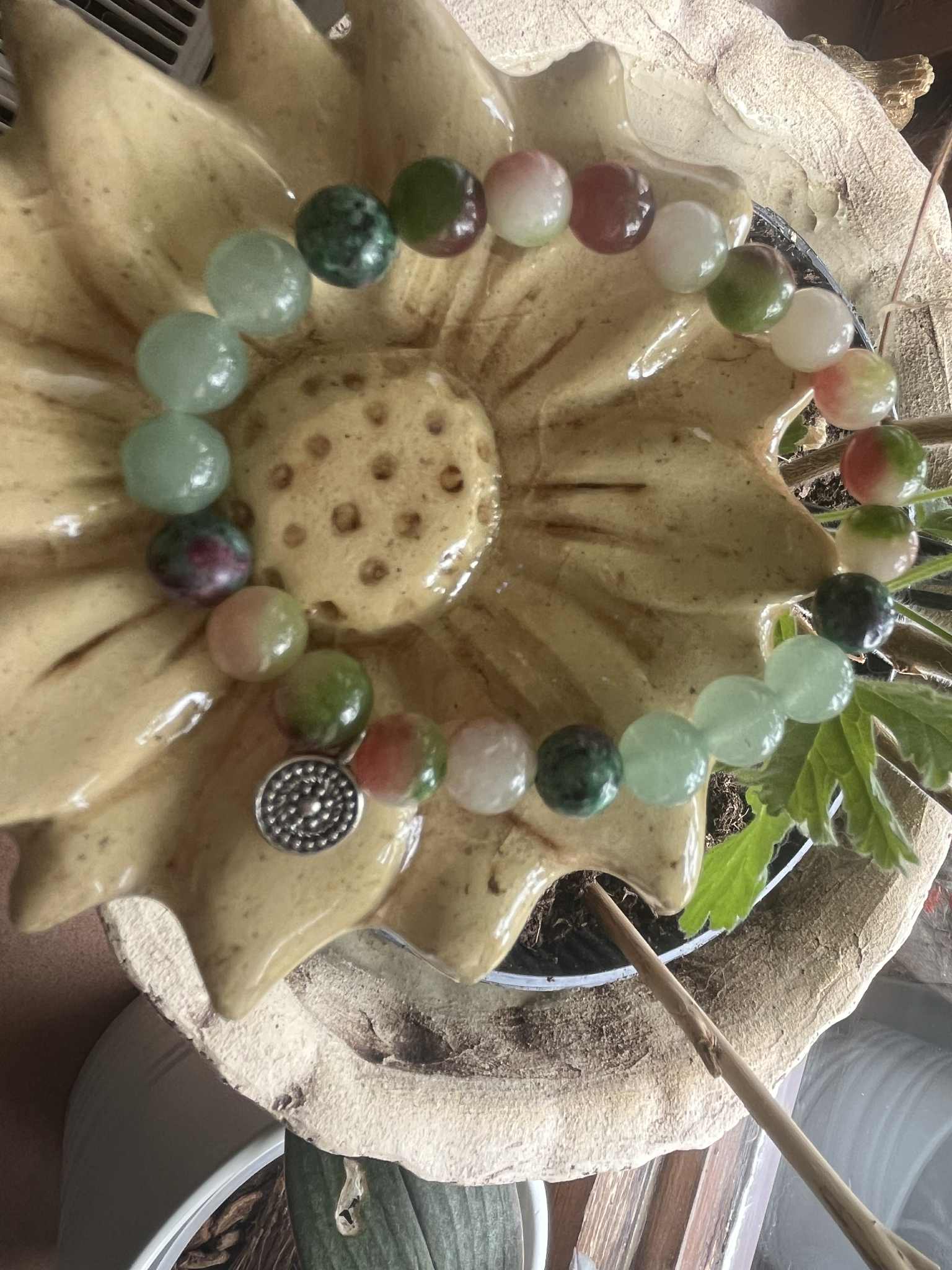 Rozzař se. Ochrana, odvaha a radost v jednom náramku.